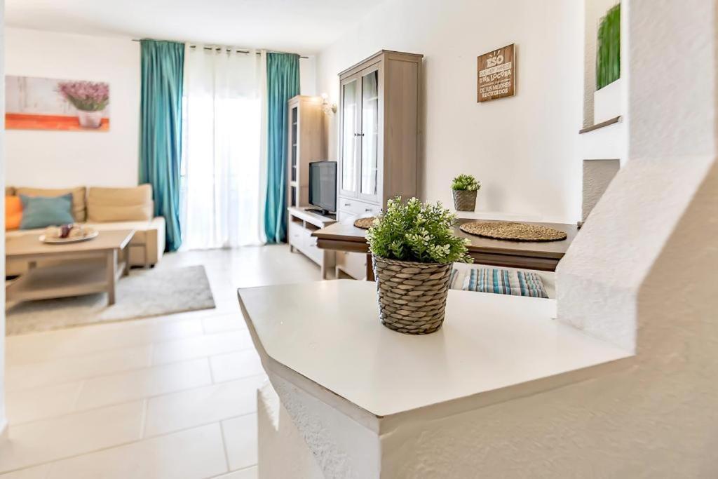 Sol Apartment With Amazing Seaview Адехе Екстериор снимка