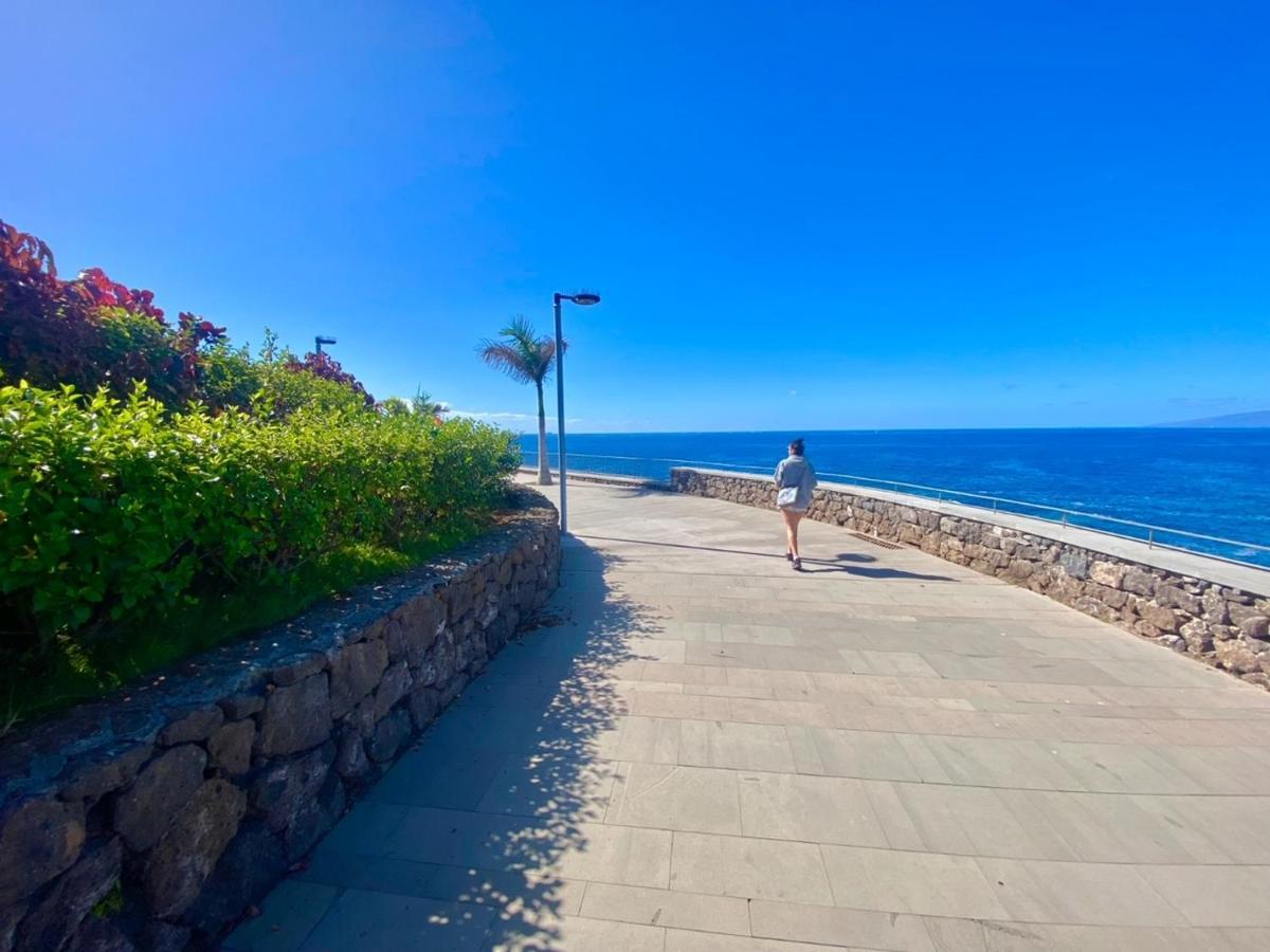 Sol Apartment With Amazing Seaview Адехе Екстериор снимка